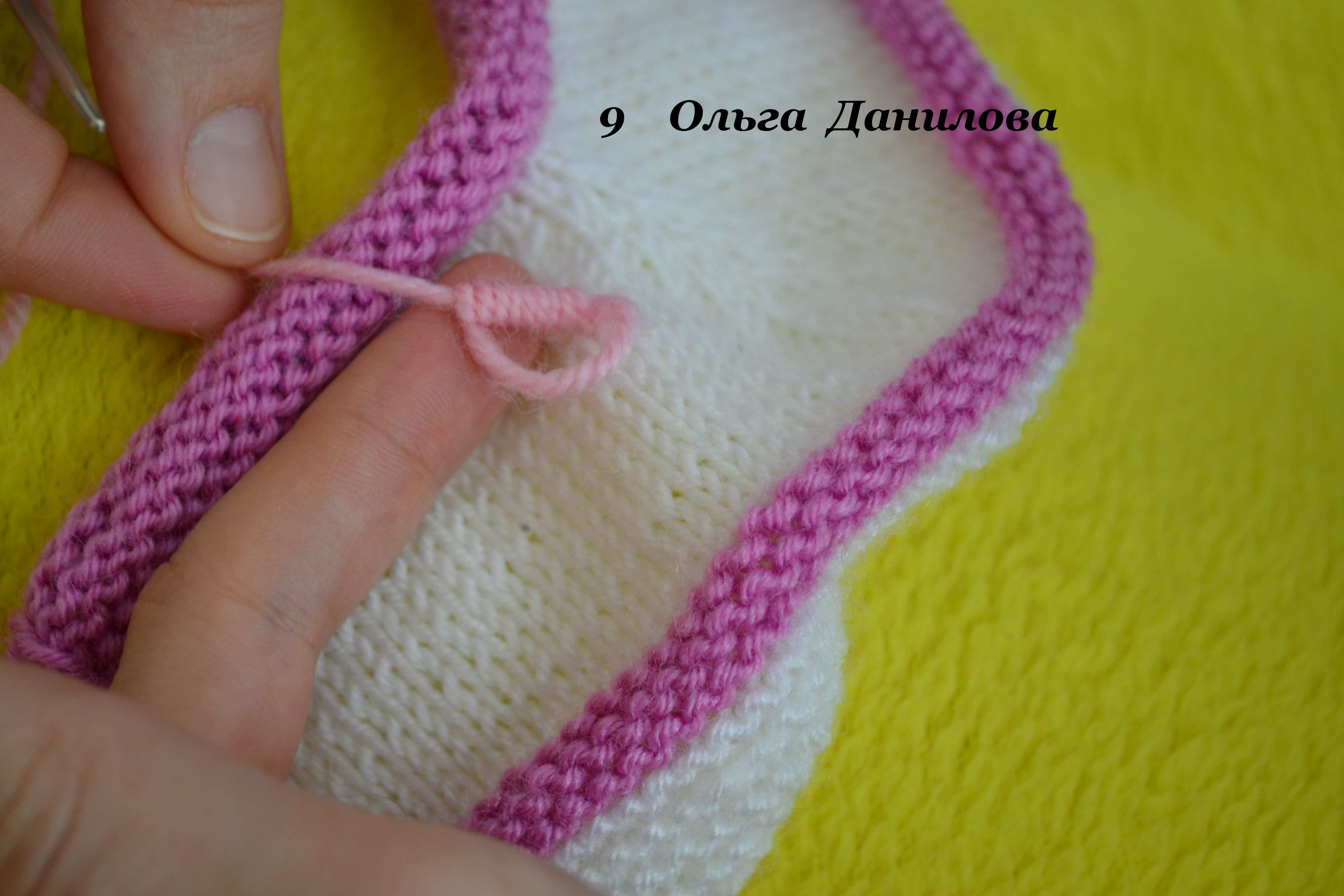 How-to-Make-Pretty-Knitted-Baby-Booties-11.jpg
