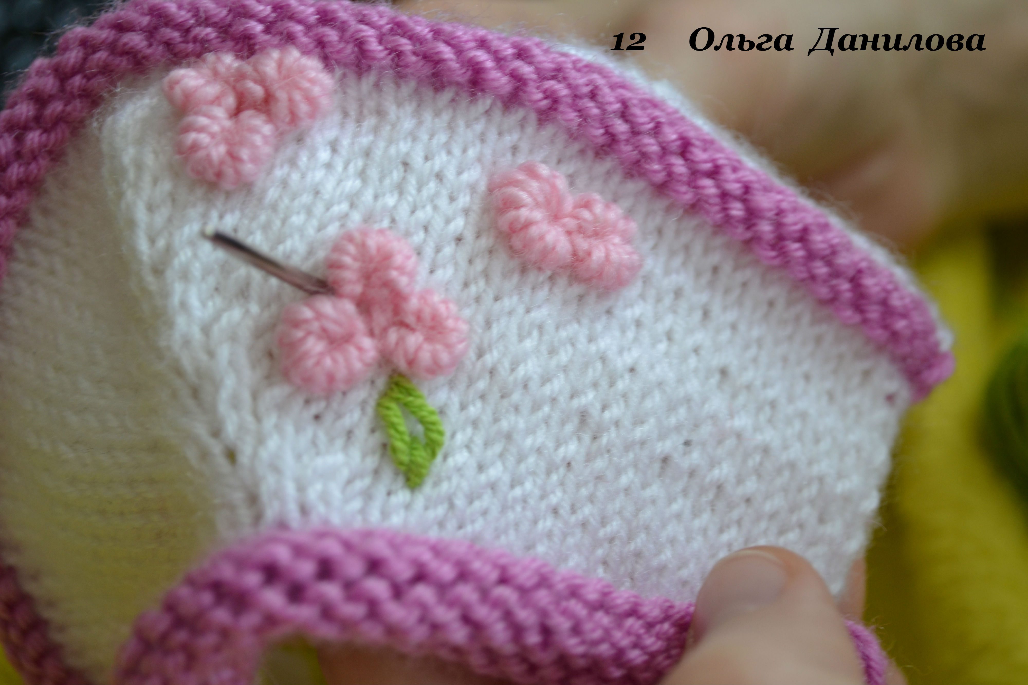 How-to-Make-Pretty-Knitted-Baby-Booties-14.jpg