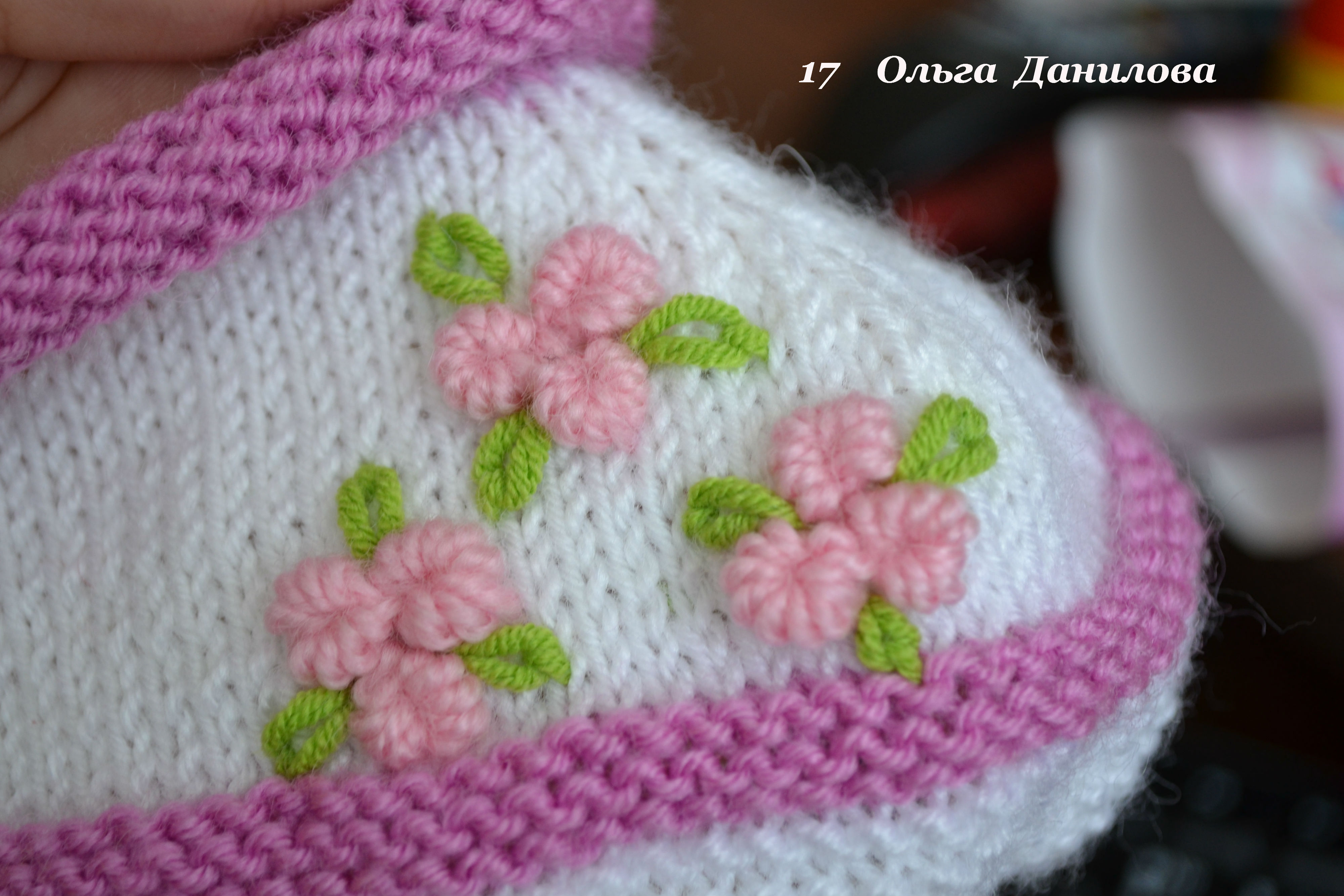 How-to-Make-Pretty-Knitted-Baby-Booties-19.jpg