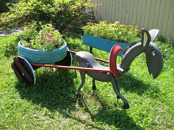 Repurpose-Old-Tire-into-Animal-Themed-Garden-Decor-15.jpg