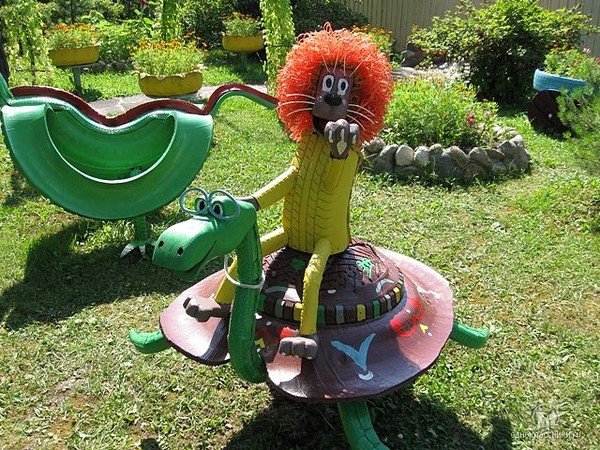 Repurpose-Old-Tire-into-Animal-Themed-Garden-Decor-18.jpg