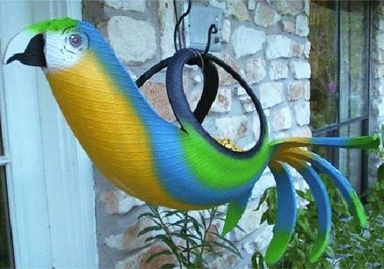 Repurpose-Old-Tire-into-Animal-Themed-Garden-Decor-2.jpg