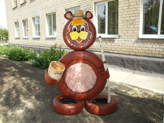 Repurpose-Old-Tire-into-Animal-Themed-Garden-Decor-24.jpg