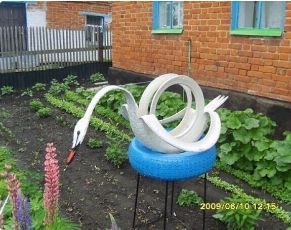 Repurpose-Old-Tire-into-Animal-Themed-Garden-Decor-35.jpg