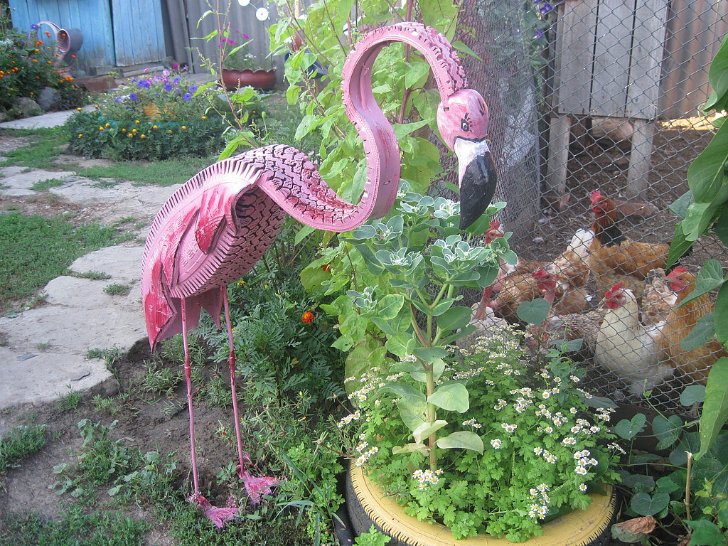 Repurpose-Old-Tire-into-Animal-Themed-Garden-Decor-39.jpg