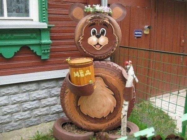 Repurpose-Old-Tire-into-Animal-Themed-Garden-Decor-4.jpg