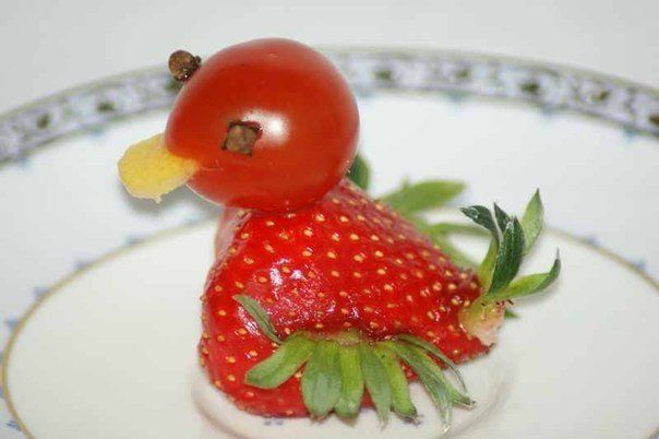 Creative-Animals-Made-of-Fruits-And-Vegetables-10.jpg
