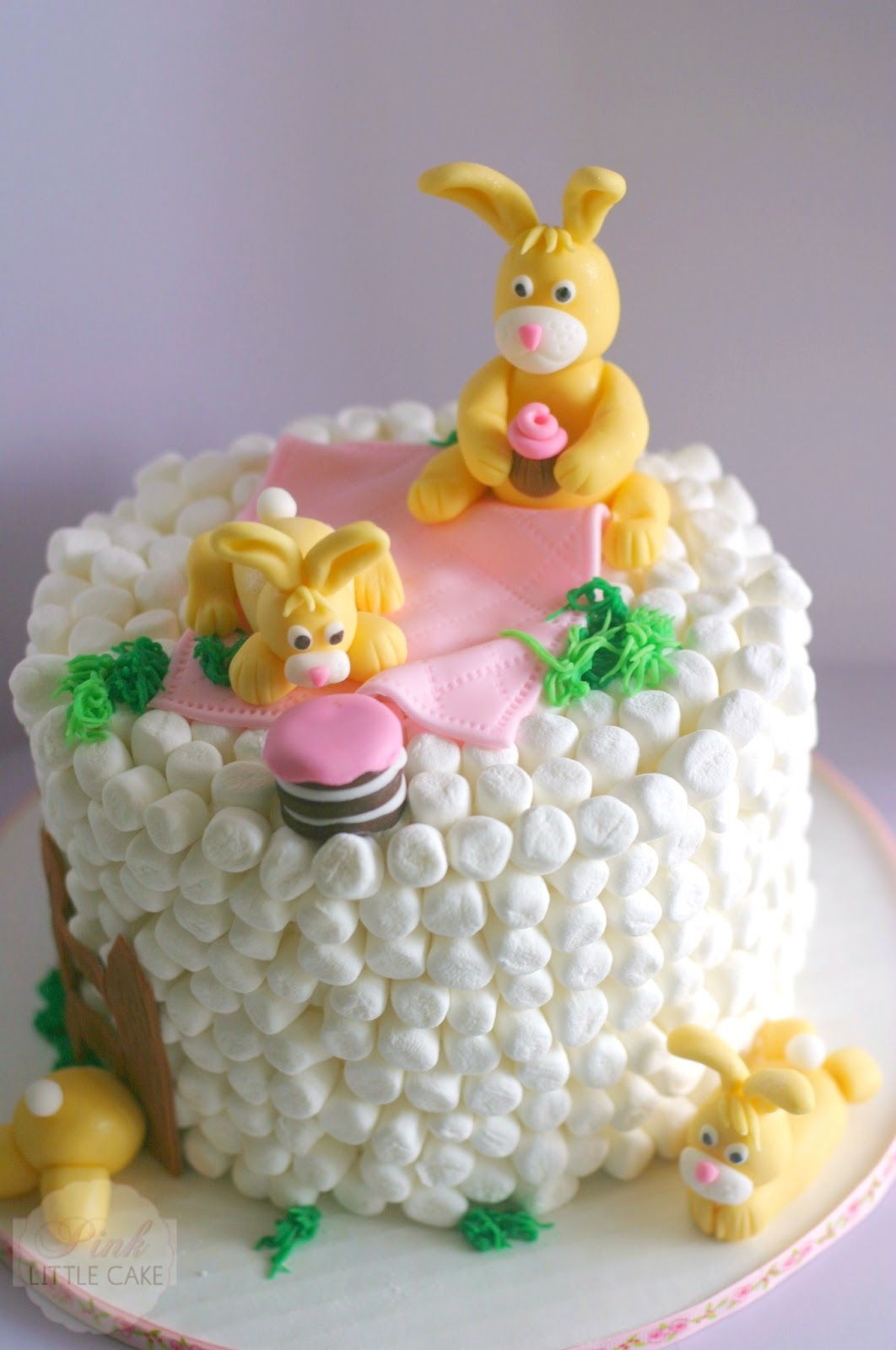 18 Creative and Sweet Ideas for Easter Bunny Cake