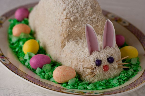 18 Creative and Sweet Ideas for Easter Bunny Cake