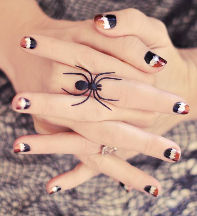 40+ Spooky and Creative DIY Halloween Nail Art Ideas --> Black, Copper and Silver Metallic Seismograph Nails