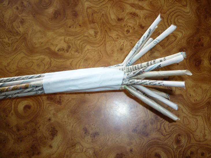 How To Diy Decorative Tree From Old Newspaper