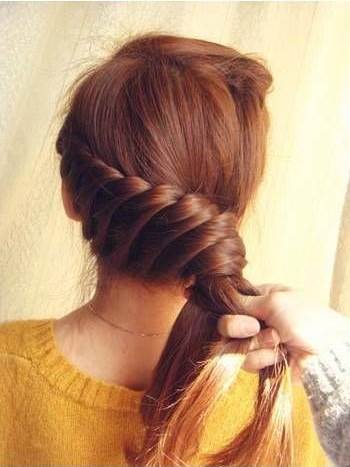 How to DIY Lovely Braided Hairstyle