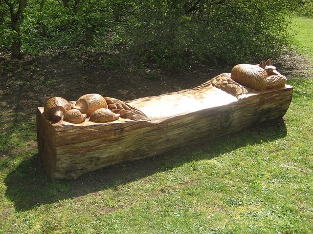 Creative Ideas - Stunning Tree Trunk Garden Furniture