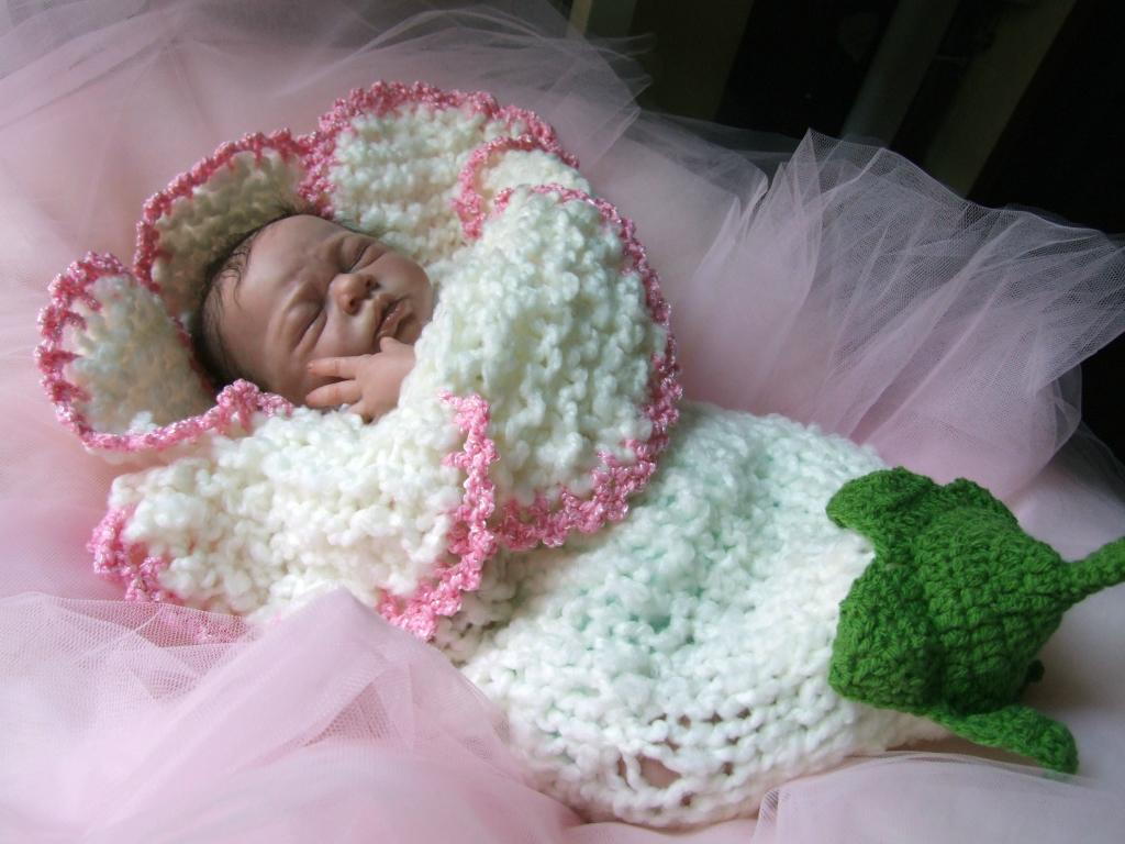 35+ Adorable Crochet and Knitted Baby Cocoon Patterns